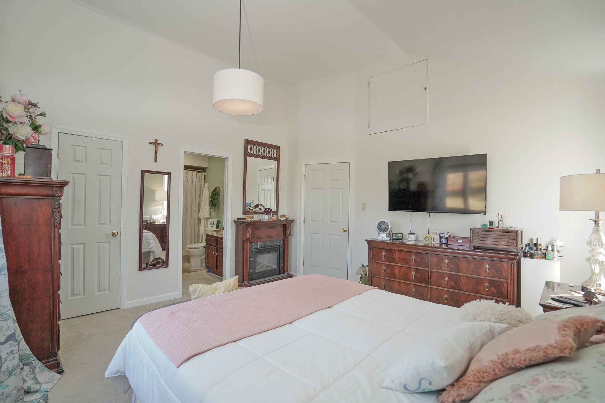 Tamaqua, Pennsylvania, 18252, United States, 4 Bedrooms Bedrooms, ,3 BathroomsBathrooms,Residential,For Sale,1980068