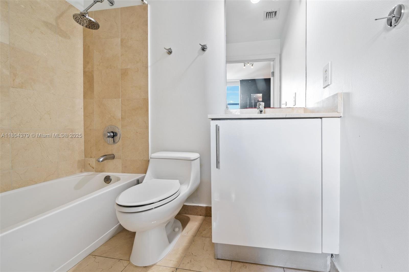 Aventura, Florida, 33180, United States, 2 Bedrooms Bedrooms, ,3 BathroomsBathrooms,Residential,For Sale,1826878