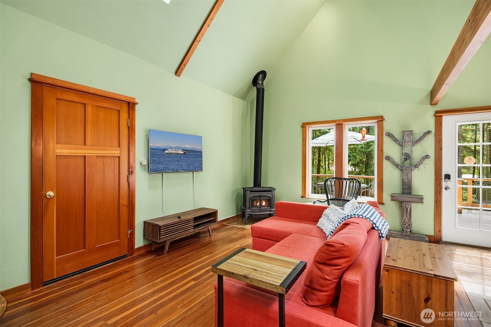 Clinton, Washington, 98236, United States, 3 Bedrooms Bedrooms, ,2 BathroomsBathrooms,Residential,For Sale,1949676