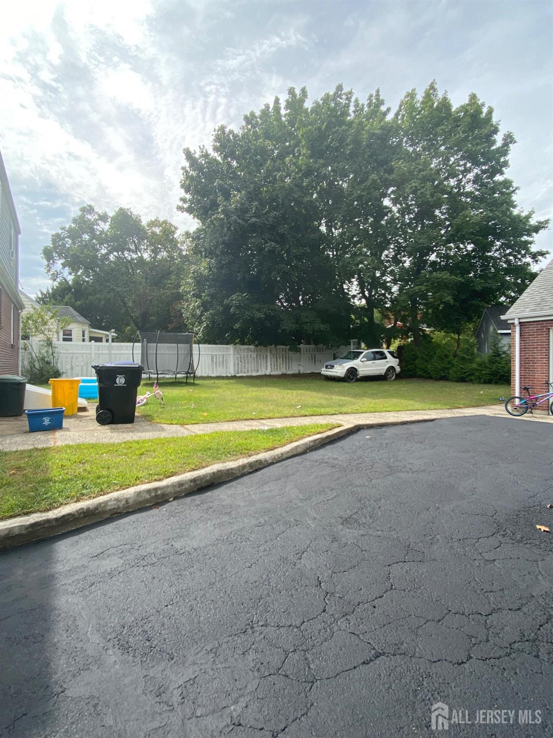 East Brunswick, New Jersey, 08816, United States, 5 Bedrooms Bedrooms, ,2 BathroomsBathrooms,Residential,For Sale,1956516