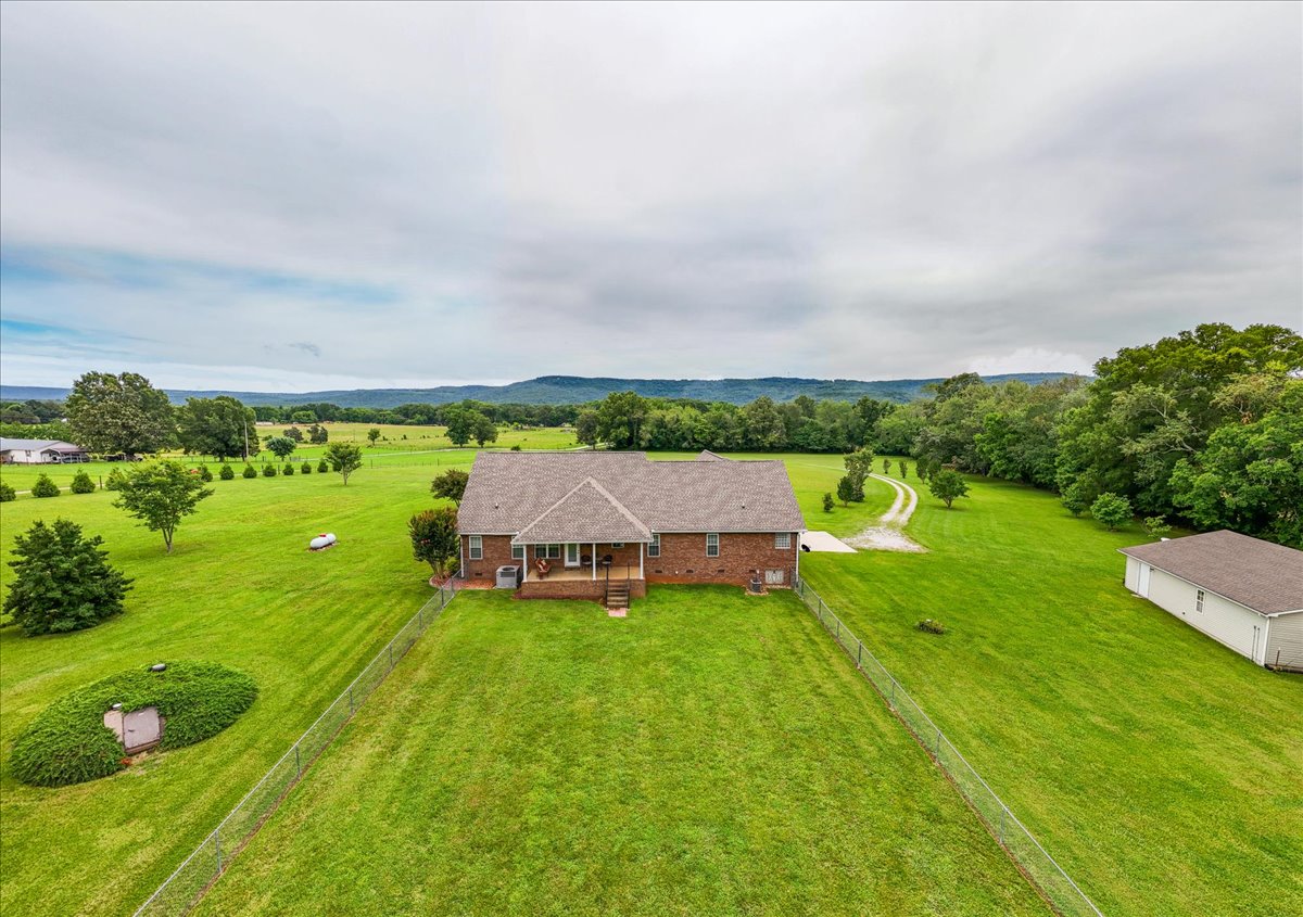 Winchester, Tennessee, 37398, United States, 4 Bedrooms Bedrooms, ,2 BathroomsBathrooms,Residential,For Sale,1921635