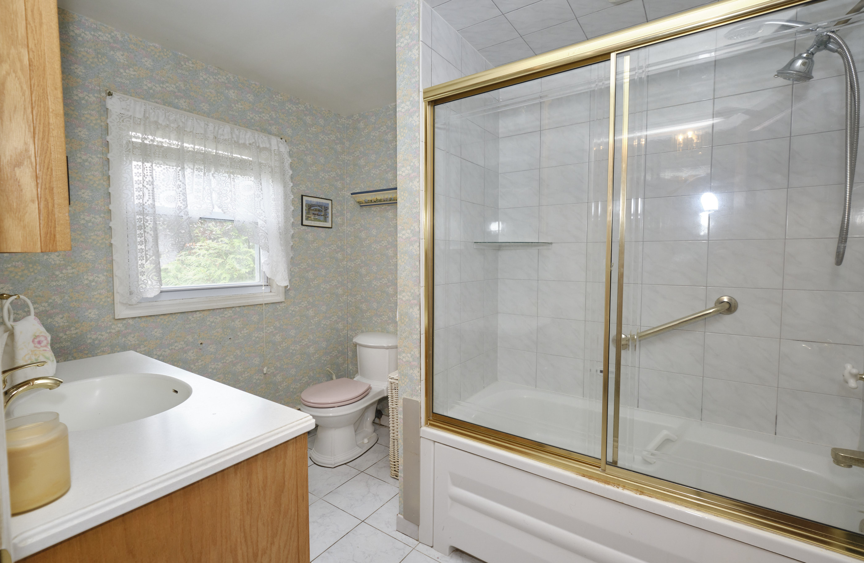 Floral Park, New York, 11001, United States, 3 Bedrooms Bedrooms, ,2 BathroomsBathrooms,Residential,For Sale,1974847