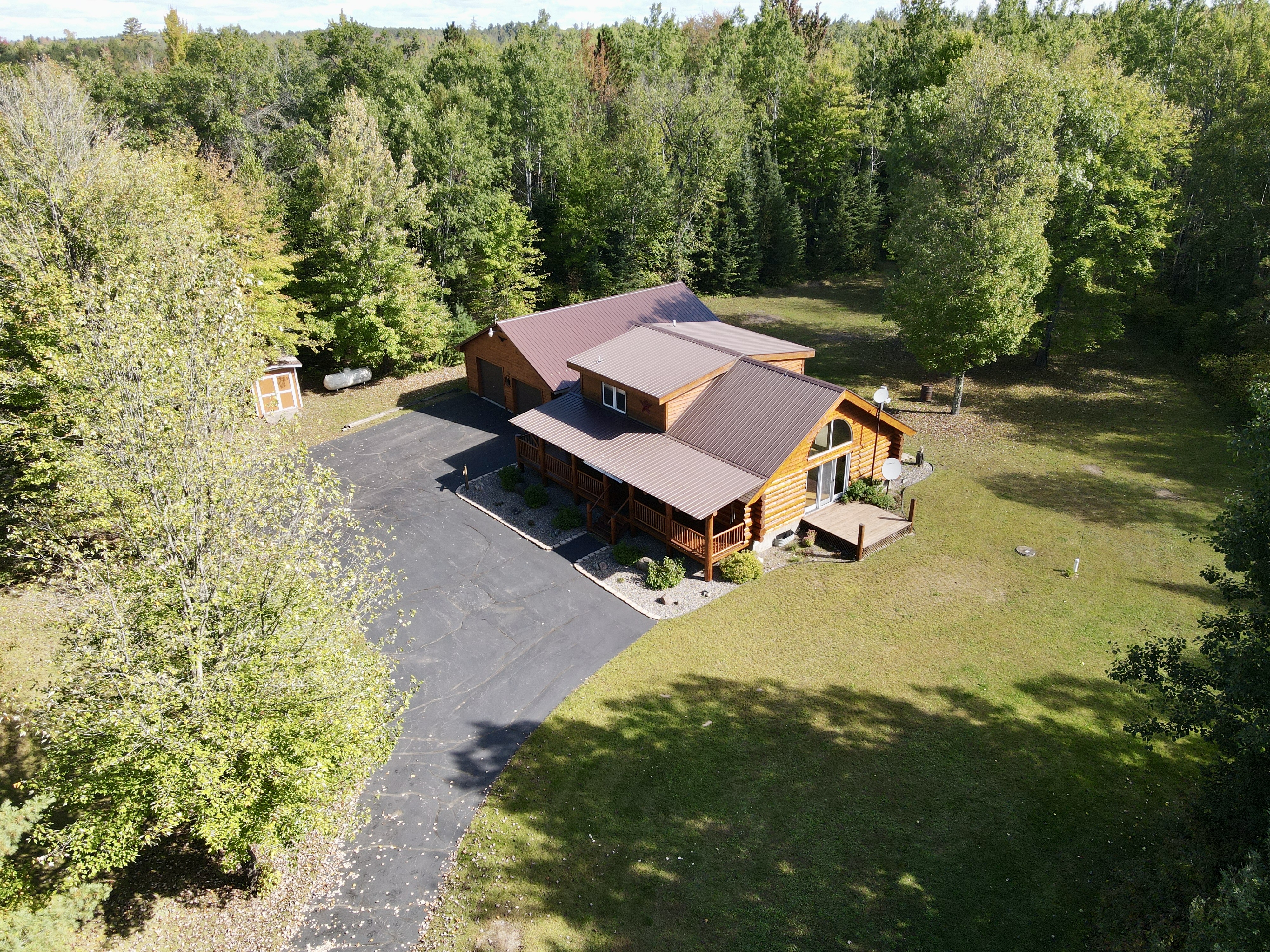 Tomahawk, Wisconsin, 54487, United States, 2 Bedrooms Bedrooms, ,2 BathroomsBathrooms,Residential,For Sale,1975533