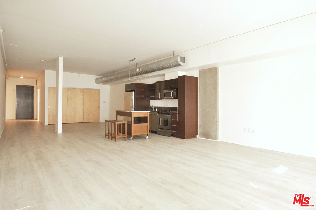 Los Angeles, California, 90015, United States, 1 Bedroom Bedrooms, ,1 BathroomBathrooms,Residential,For Sale,1911768