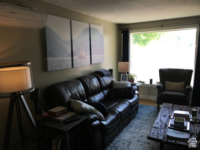 Salt Lake City, Utah, 84106, United States, 4 Bedrooms Bedrooms, ,2 BathroomsBathrooms,Residential,For Sale,1921752