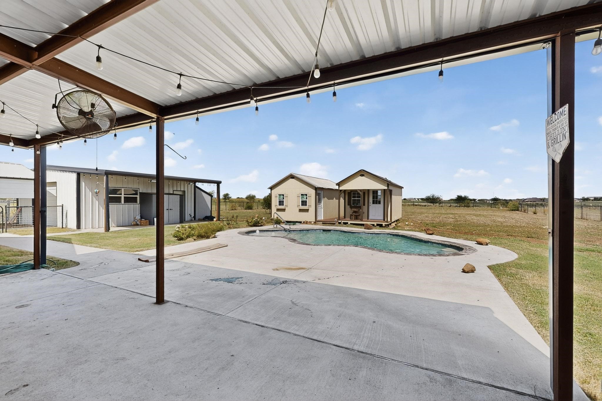 Godley, Texas, 76044, United States, 4 Bedrooms Bedrooms, ,3 BathroomsBathrooms,Residential,For Sale,1956819