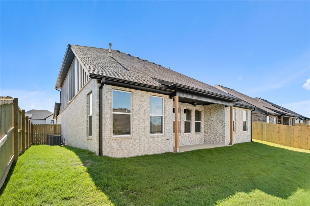 Centerton, Arkansas, 72719, United States, 4 Bedrooms Bedrooms, ,3 BathroomsBathrooms,Residential,For Sale,1890253