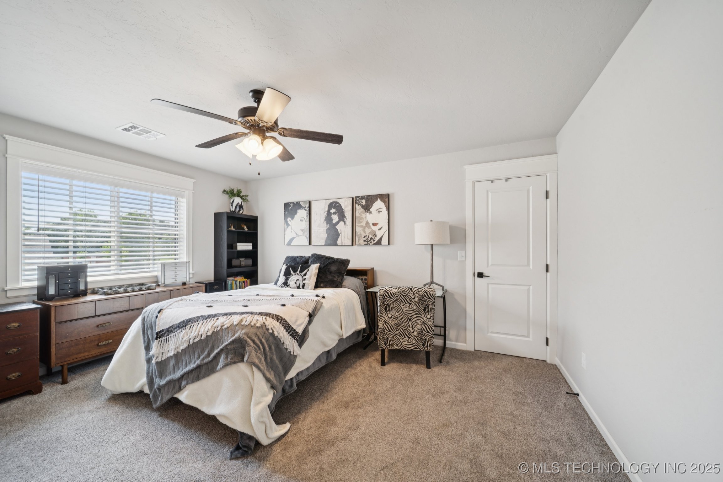 Jenks, Oklahoma, 74037, United States, 4 Bedrooms Bedrooms, ,5 BathroomsBathrooms,Residential,For Sale,1932069