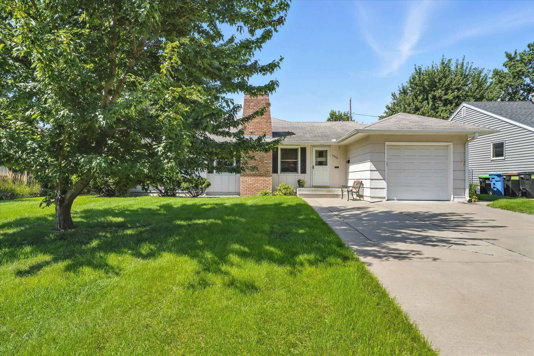 Edina, Minnesota, 55410, United States, 3 Bedrooms Bedrooms, ,1 BathroomBathrooms,Residential,For Sale,1941033