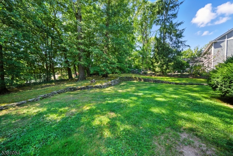 Parsippany-Troy Hills Twp., New Jersey, 07005, United States, 3 Bedrooms Bedrooms, ,2 BathroomsBathrooms,Residential,For Sale,1934343