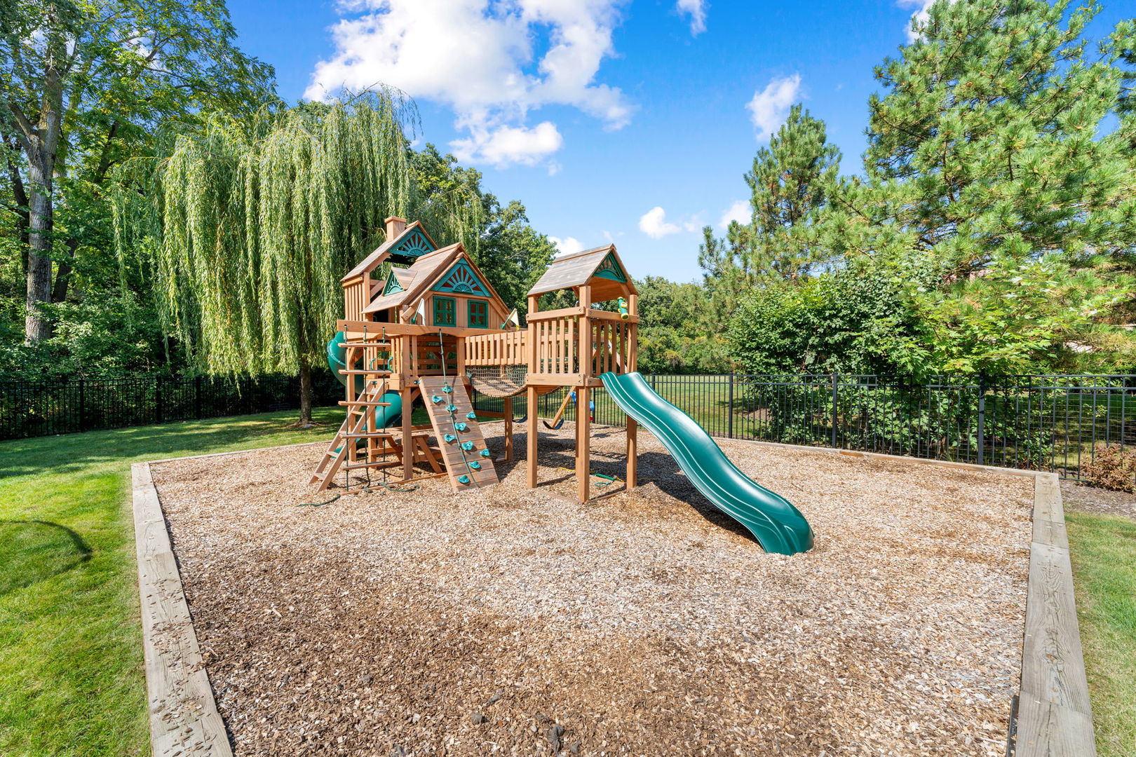 Lake Forest, Illinois, 60045, United States, 6 Bedrooms Bedrooms, ,7 BathroomsBathrooms,Residential,For Sale,1989872