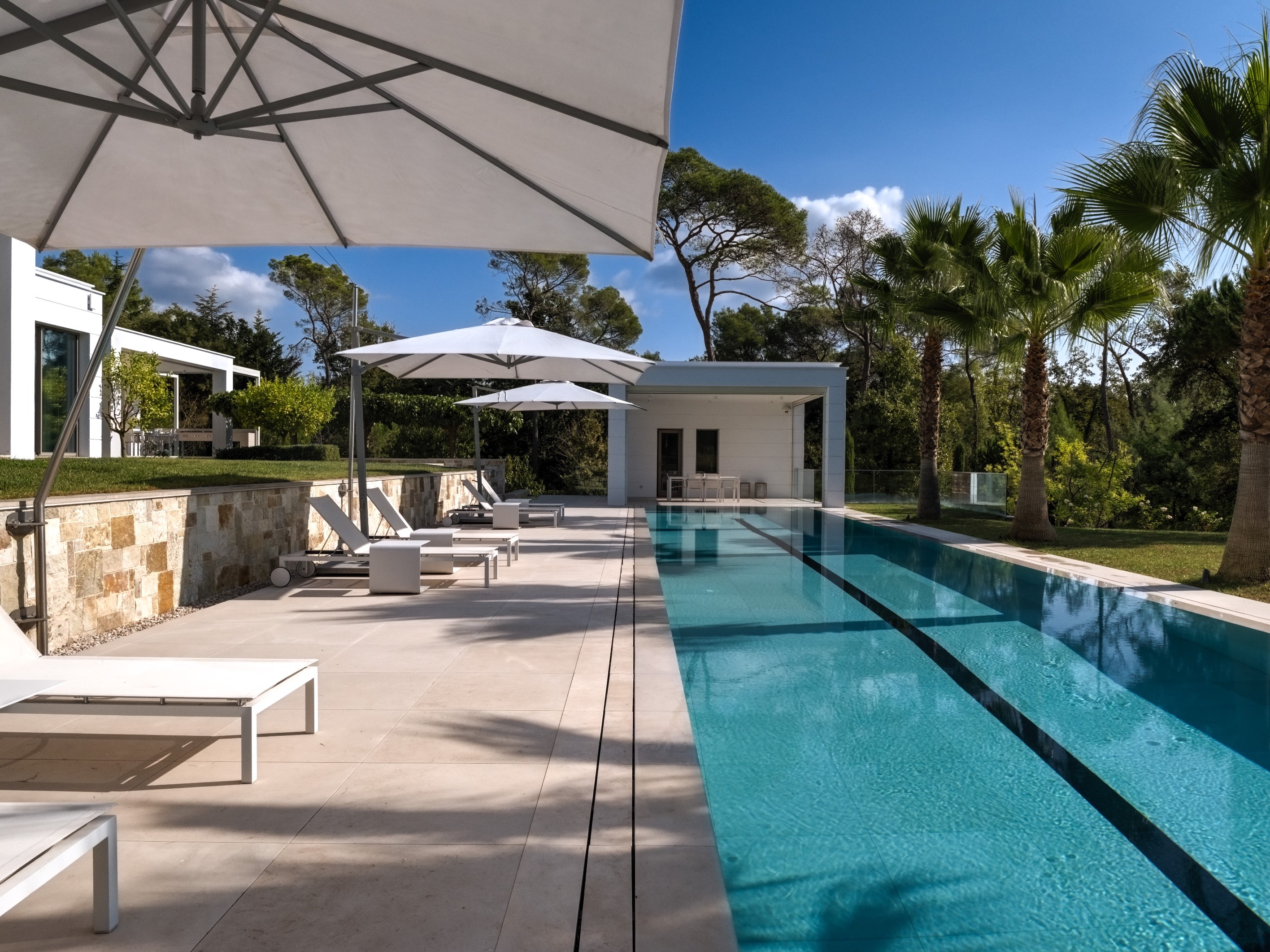  Contemporary luxury villa with guest house, wellness area and pool for sale in … - 物件實景