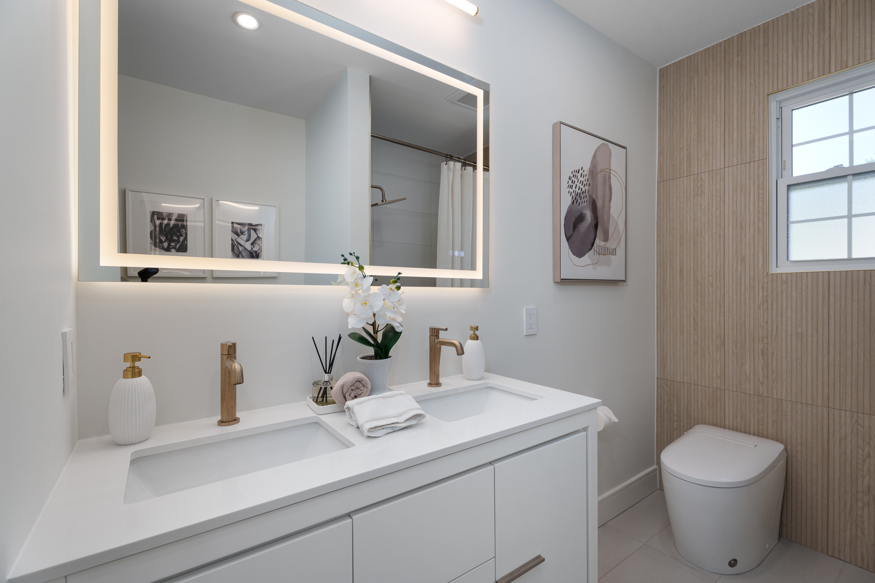  Design-Savvy Renovation Steps from Nature and Town - 物件實景