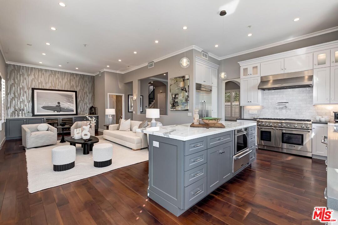 Pacific Palisades, California, 90272, United States, 4 Bedrooms Bedrooms, ,4 BathroomsBathrooms,Residential,For Sale,1911356