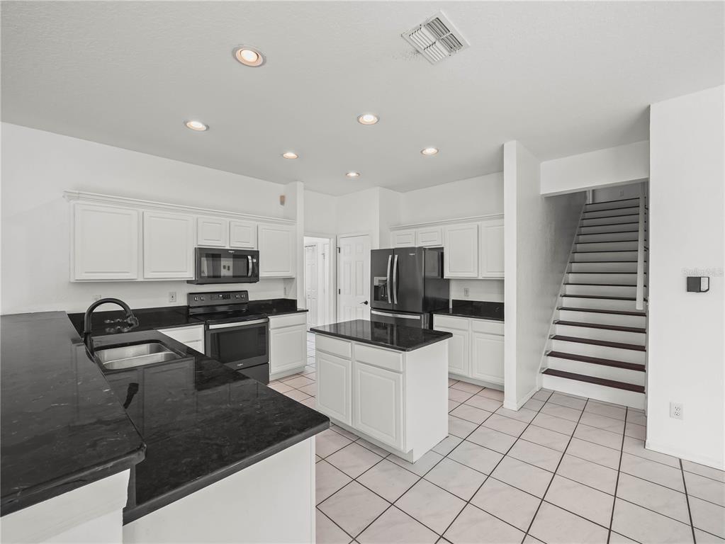 Plant City, Florida, 33566, United States, 5 Bedrooms Bedrooms, ,3 BathroomsBathrooms,Residential,For Sale,1892760