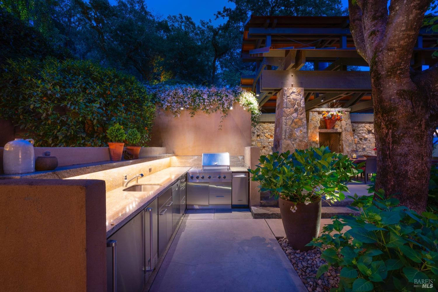 St. Helena, California, 94574, United States, 6 Bedrooms Bedrooms, ,8 BathroomsBathrooms,Residential,For Sale,1934239