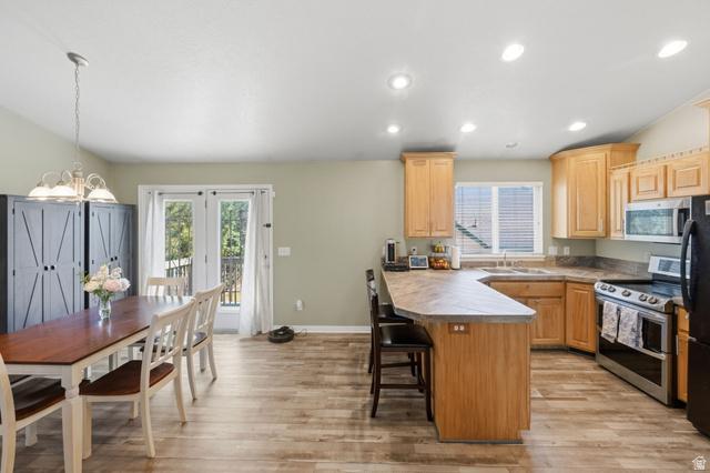 South Weber, Utah, 84405, United States, 4 Bedrooms Bedrooms, ,3 BathroomsBathrooms,Residential,For Sale,2048081