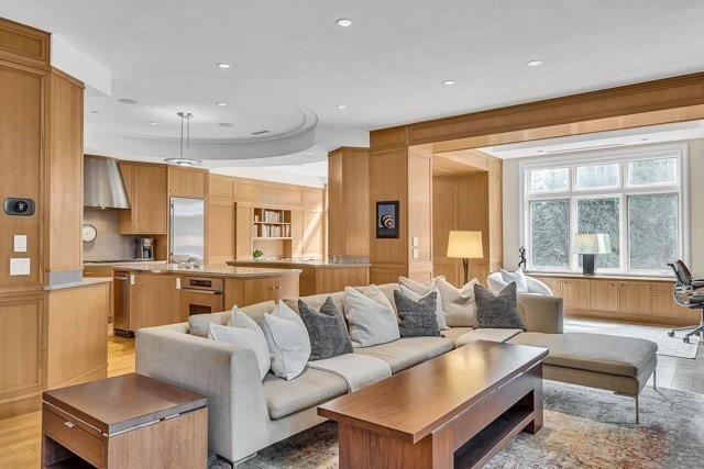 Brookline, Massachusetts, 02445, United States, 3 Bedrooms Bedrooms, ,4 BathroomsBathrooms,Residential,For Sale,1745754