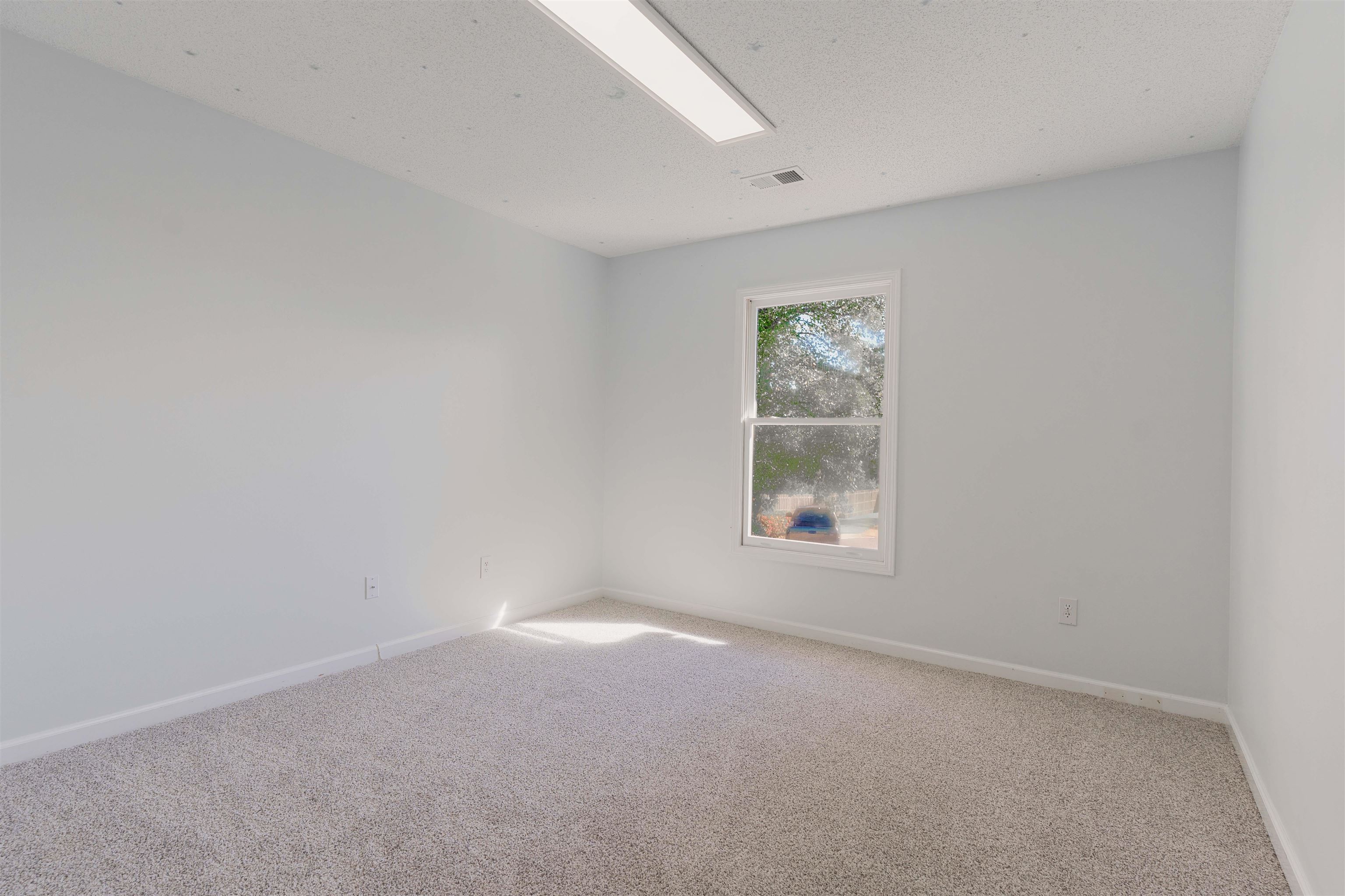 Memphis, Tennessee, 38120, United States, 4 Bedrooms Bedrooms, ,4 BathroomsBathrooms,Residential,For Sale,1965217