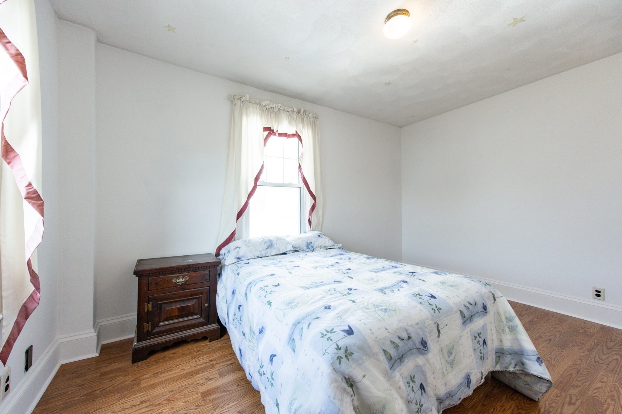 Winthrop, Massachusetts, 02152, United States, 5 Bedrooms Bedrooms, ,3 BathroomsBathrooms,Residential,For Sale,1980794