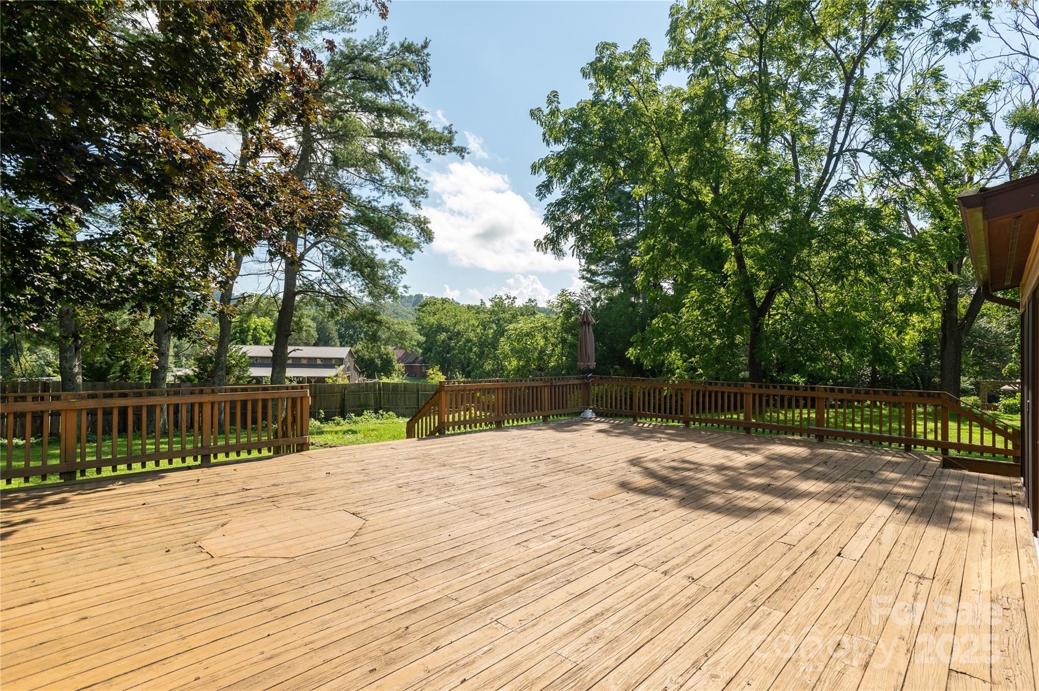 Hendersonville, North Carolina, 28791, United States, 3 Bedrooms Bedrooms, ,2 BathroomsBathrooms,Residential,For Sale,1910646