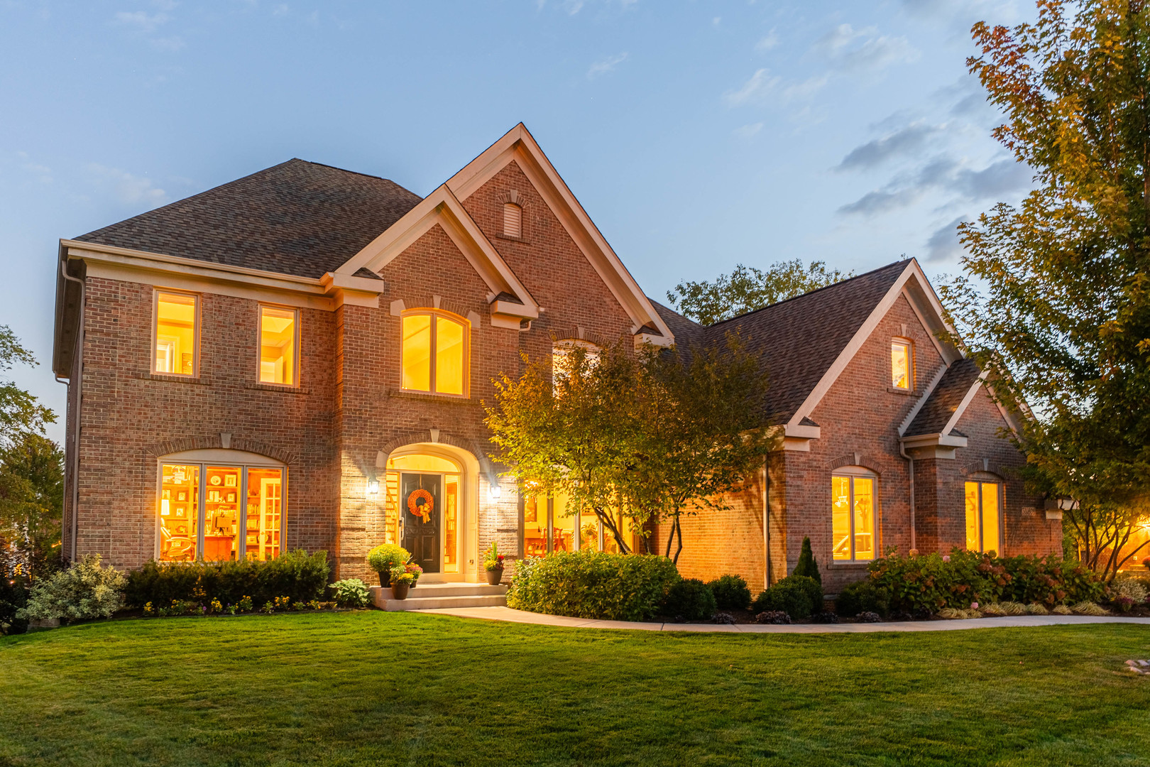 St. Charles, Illinois, 60175, United States, 5 Bedrooms Bedrooms, ,5 BathroomsBathrooms,Residential,For Sale,1989191