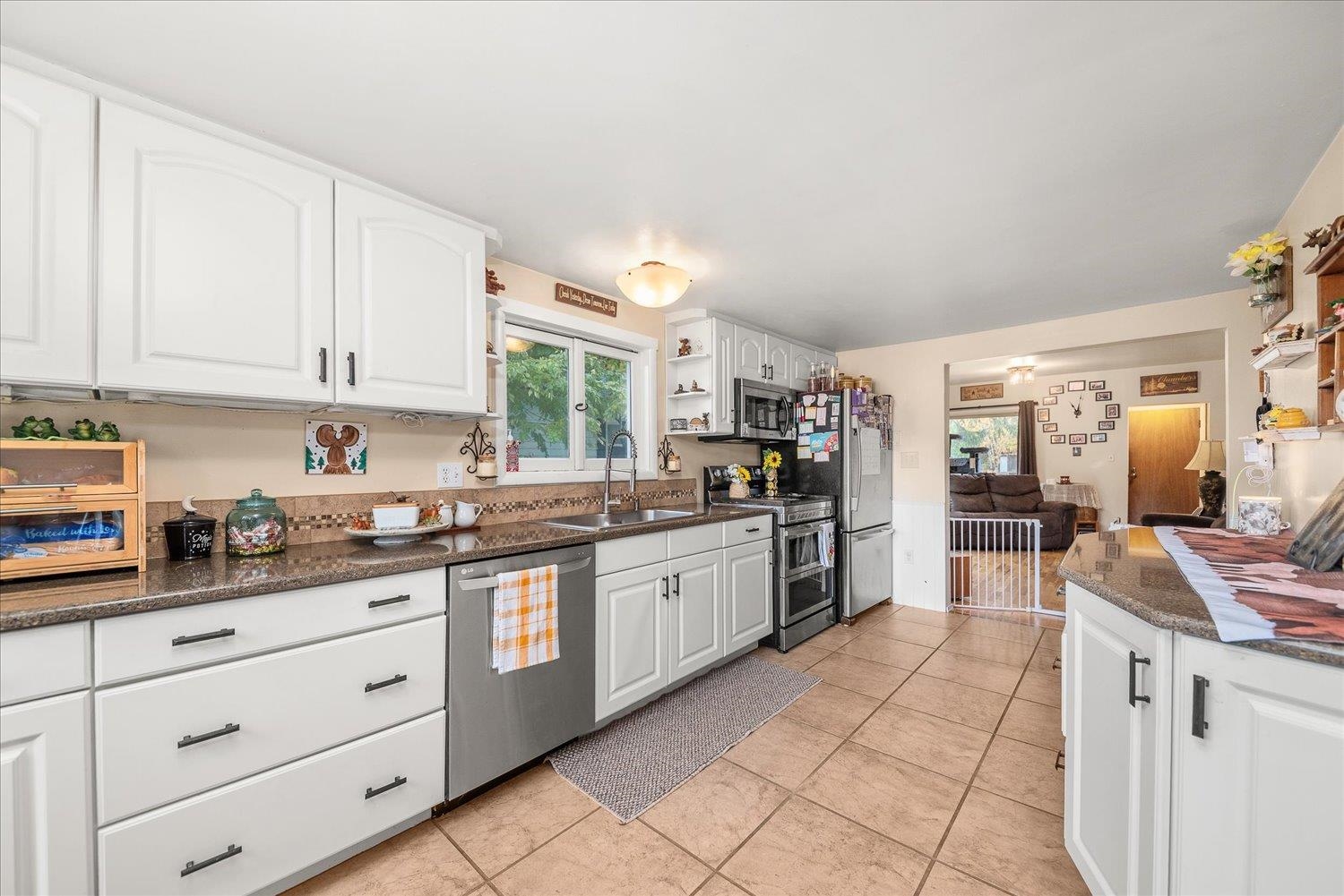 Metaline Falls, Washington, 99153, United States, 5 Bedrooms Bedrooms, ,3 BathroomsBathrooms,Residential,For Sale,1986087