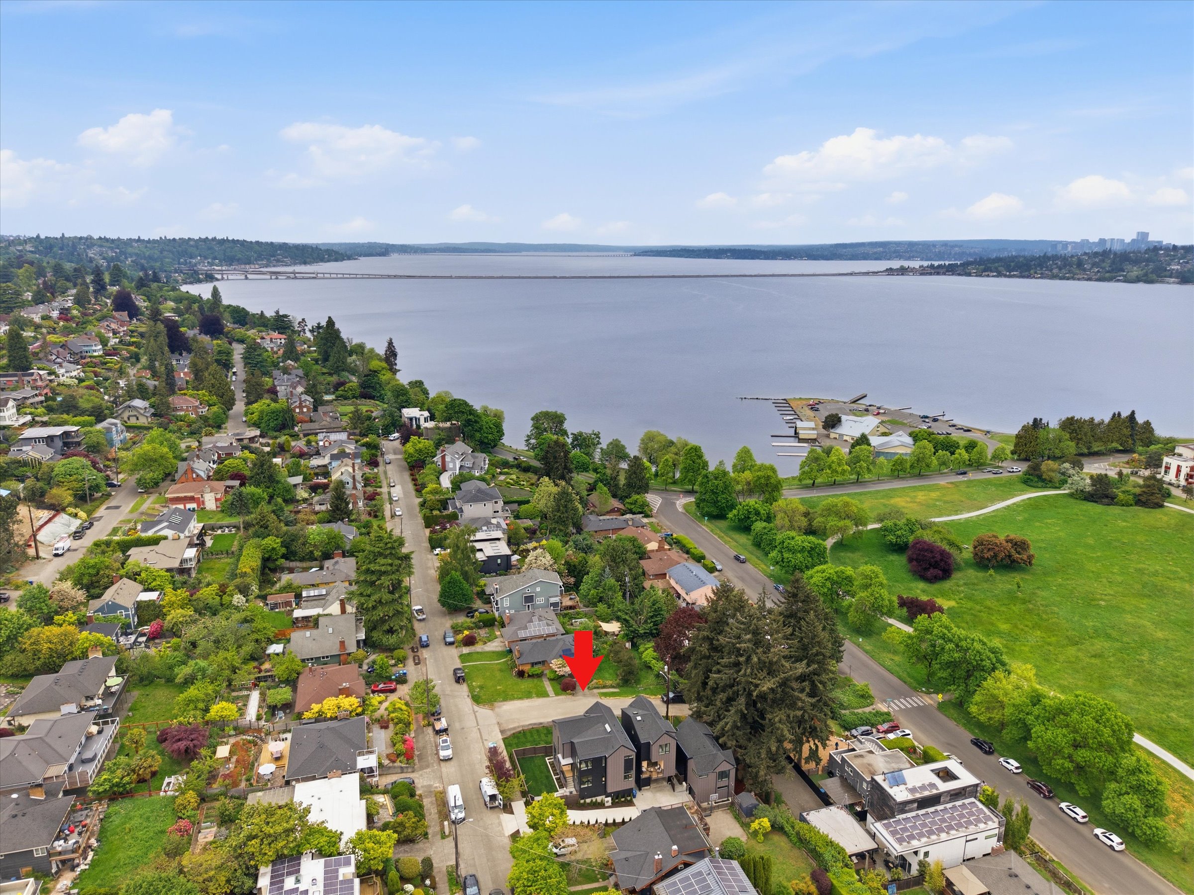  4233 S Bradford St, Seattle, WA 98118 - 物件實景
