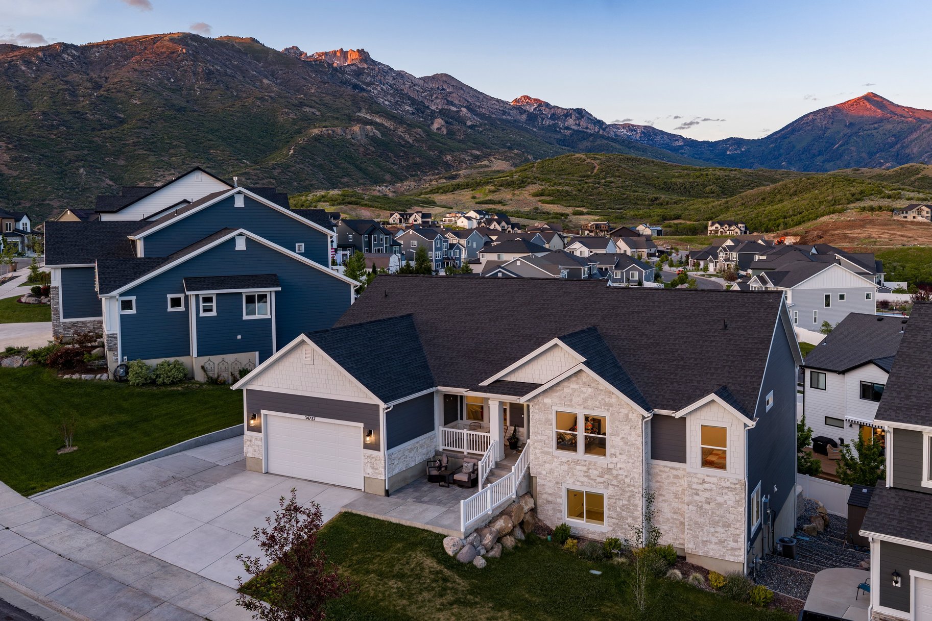  Walkout Rambler with Timpanogos & Lone Peak Views and Close Trail Access - 物件實景