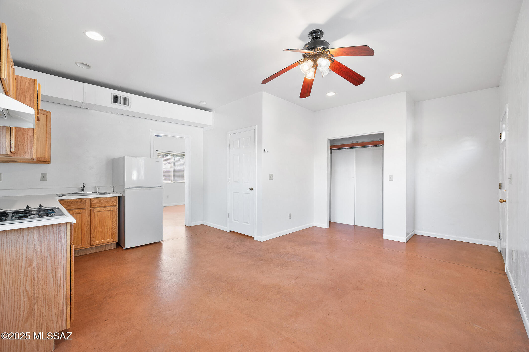 Tucson, Arizona, 85716, United States, 4 Bedrooms Bedrooms, ,4 BathroomsBathrooms,Residential,For Sale,1994782