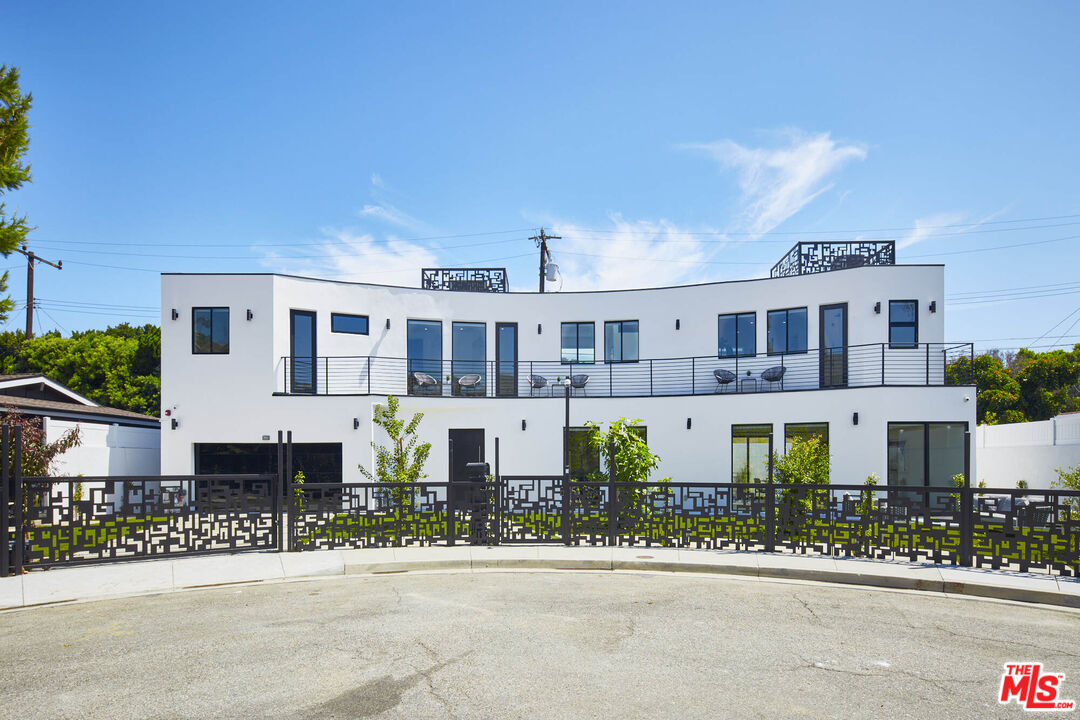 Culver City, California, 90230, United States, 4 Bedrooms Bedrooms, ,7 BathroomsBathrooms,Residential,For Sale,1804248