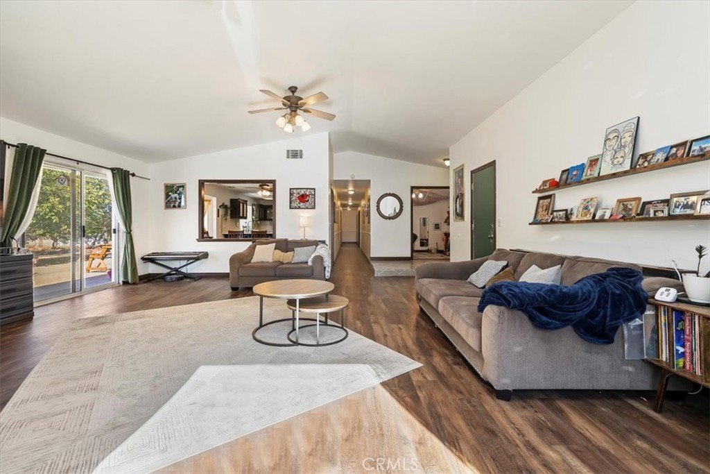 Hesperia, California, 92344, United States, 4 Bedrooms Bedrooms, ,2 BathroomsBathrooms,Residential,For Sale,1992060