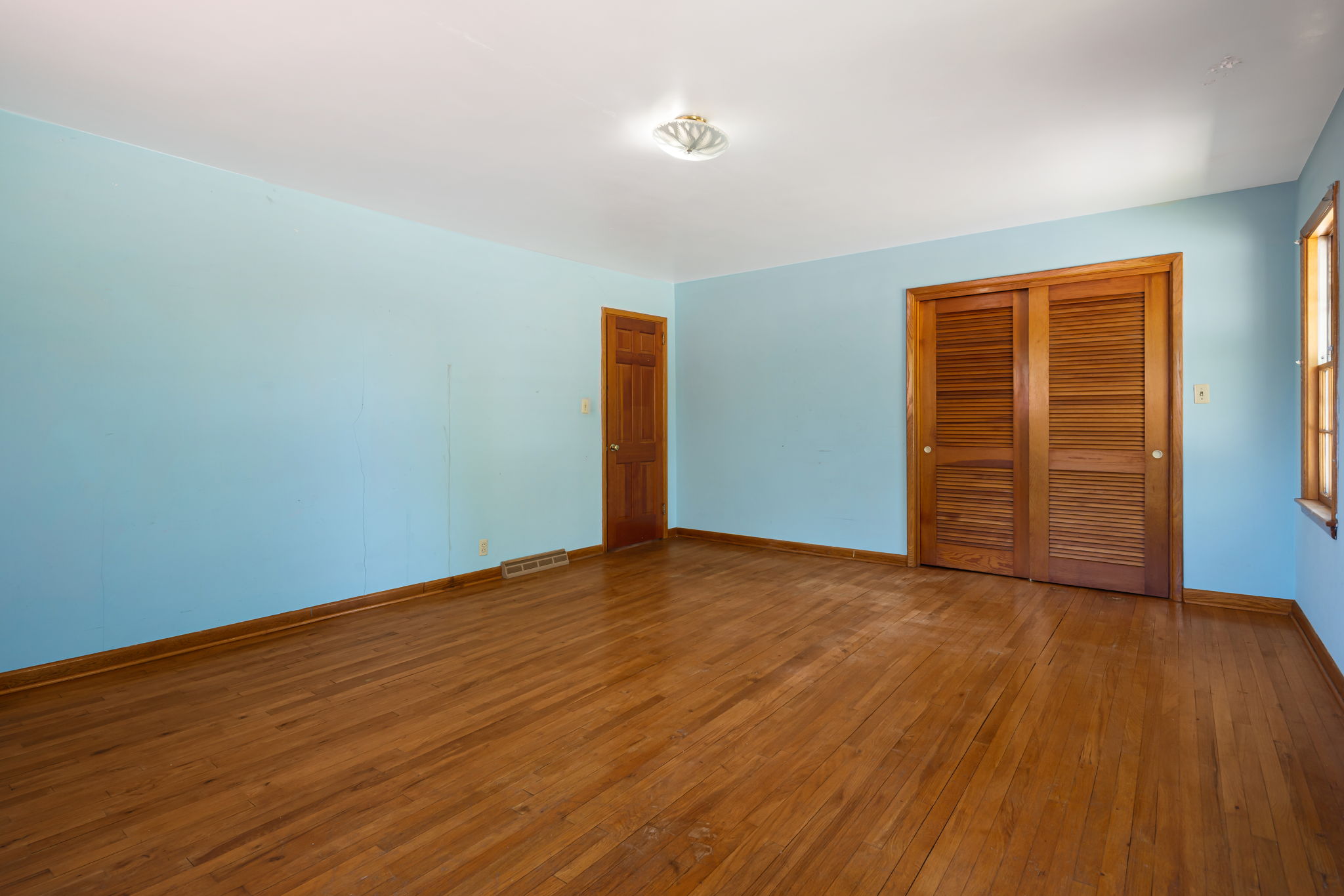 Mars Hill, North Carolina, 28754, United States, 5 Bedrooms Bedrooms, ,3 BathroomsBathrooms,Residential,For Sale,2049468