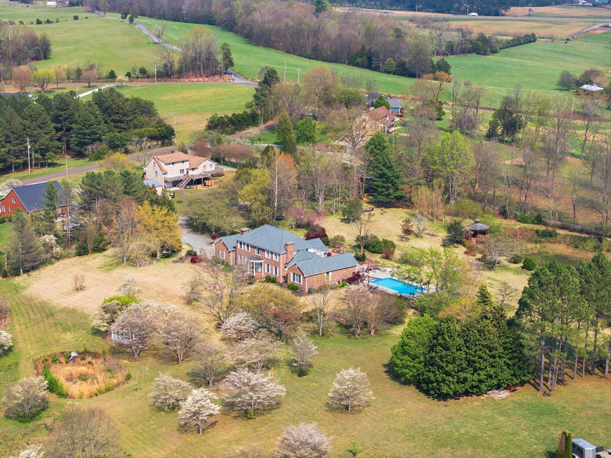 Athens, Tennessee, 37303, United States, 4 Bedrooms Bedrooms, ,4 BathroomsBathrooms,Residential,For Sale,2031458