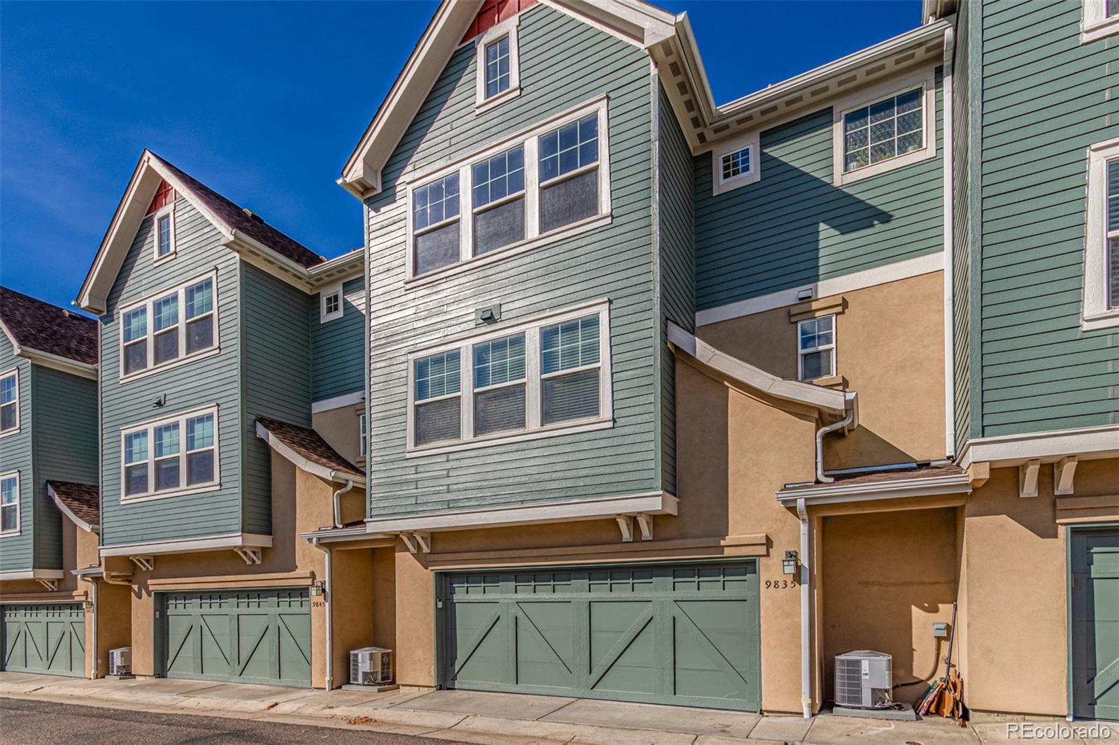 Littleton, Colorado, 80128, United States, 3 Bedrooms Bedrooms, ,3 BathroomsBathrooms,Residential,For Sale,1984819