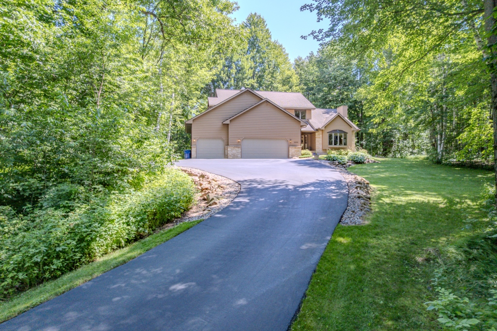Wausau, Wisconsin, 54401, United States, 4 Bedrooms Bedrooms, ,3 BathroomsBathrooms,Residential,For Sale,1889957