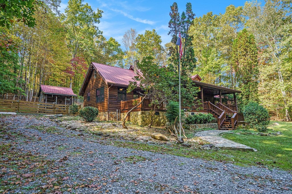Blue Ridge, Georgia, 30513, United States, 3 Bedrooms Bedrooms, ,3 BathroomsBathrooms,Residential,For Sale,1969723