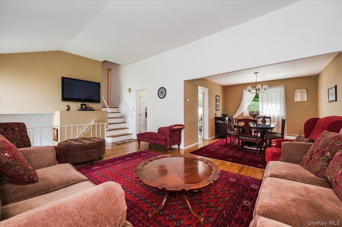 Dix Hills, New York, 11746, United States, 5 Bedrooms Bedrooms, ,3 BathroomsBathrooms,Residential,For Sale,1941018
