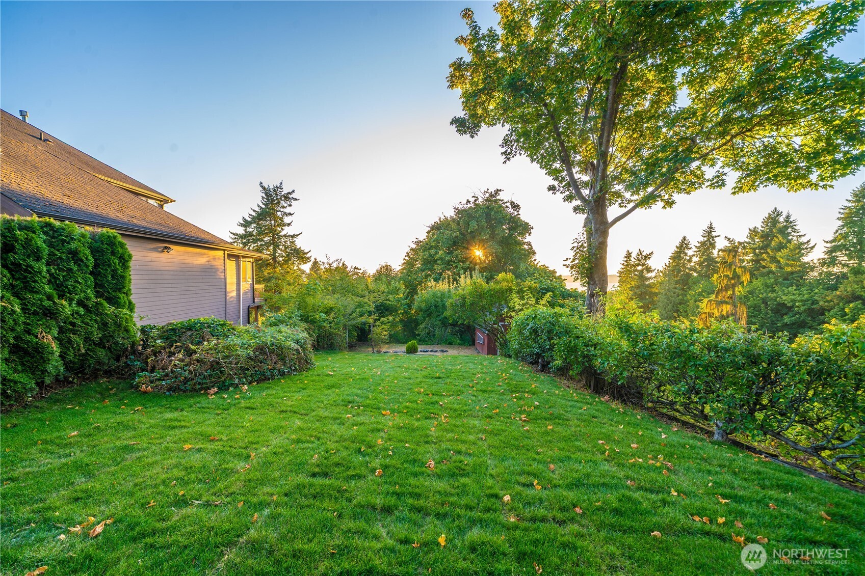 Federal Way, Washington, 98003, United States, 4 Bedrooms Bedrooms, ,2 BathroomsBathrooms,Residential,For Sale,1924740