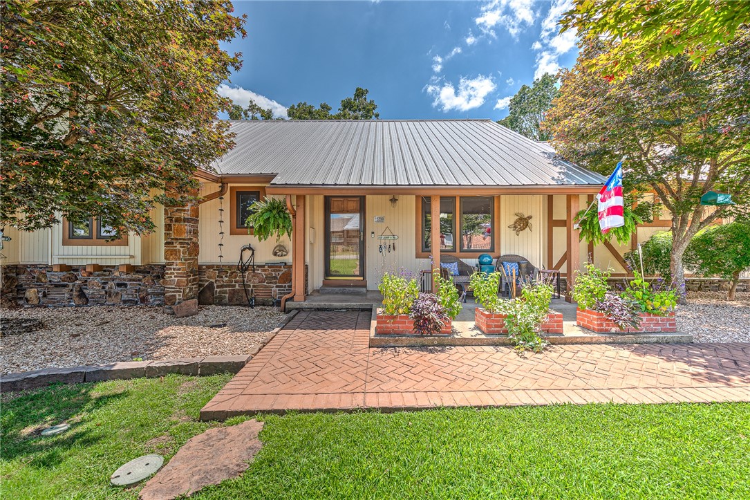 Rogers, Arkansas, 72756, United States, 4 Bedrooms Bedrooms, ,3 BathroomsBathrooms,Residential,For Sale,1901951
