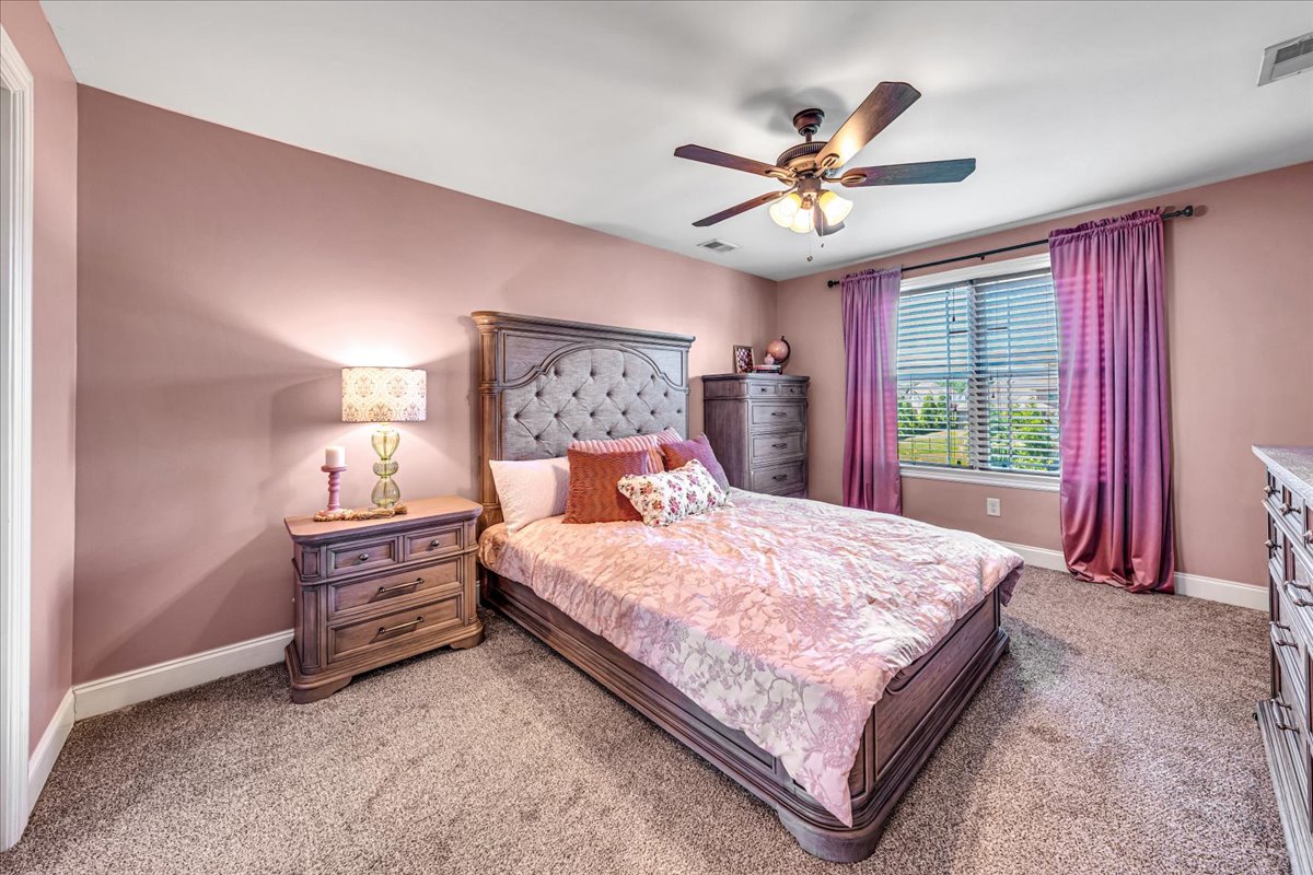Murfreesboro, Tennessee, 37128, United States, 4 Bedrooms Bedrooms, ,4 BathroomsBathrooms,Residential,For Sale,1921646