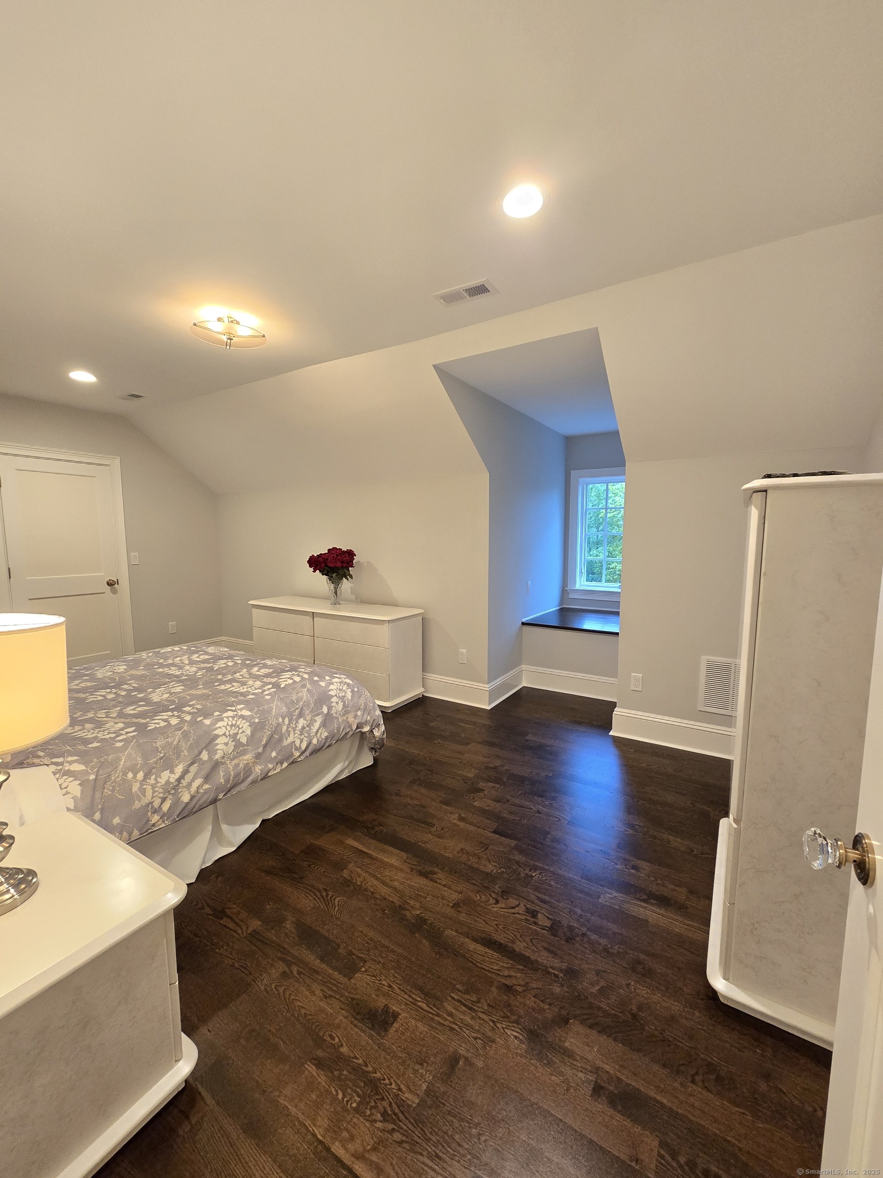 Westport, Connecticut, 06880, United States, 5 Bedrooms Bedrooms, ,5 BathroomsBathrooms,Residential,For Sale,1827473