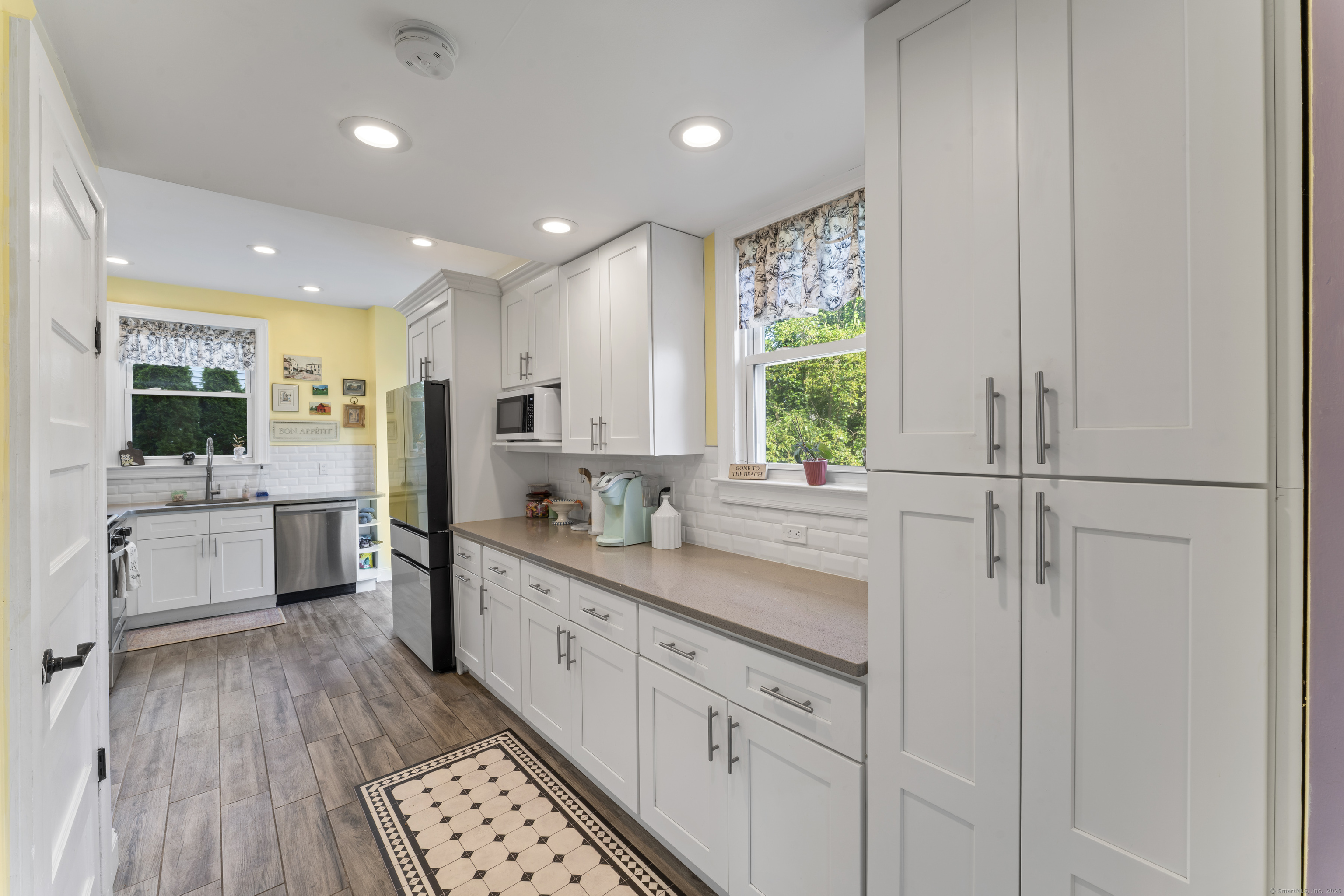 West Haven, Connecticut, 06516, United States, 5 Bedrooms Bedrooms, ,2 BathroomsBathrooms,Residential,For Sale,1858012