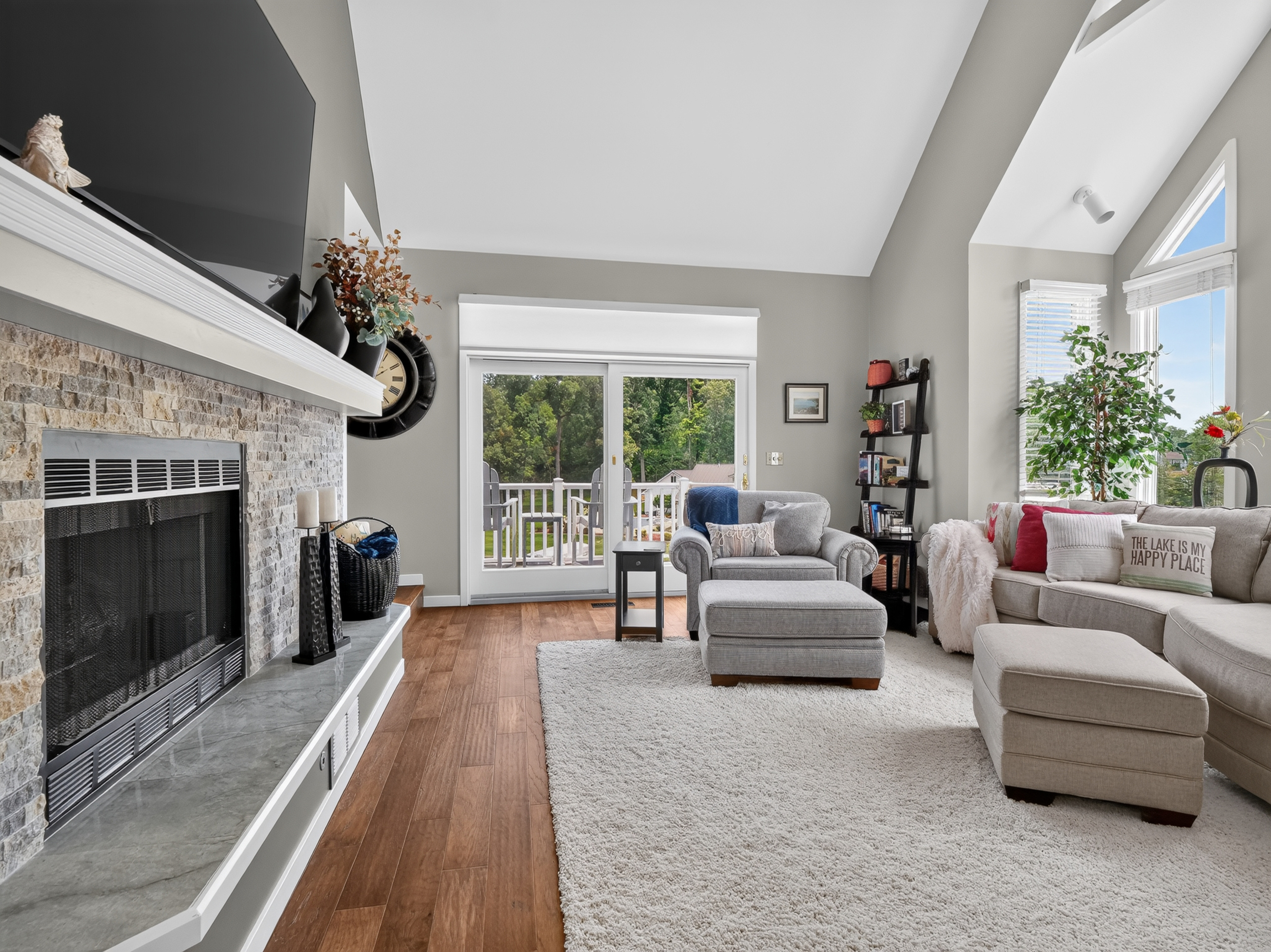  Beautifully Maintained Syracuse Lake Home - 物件實景