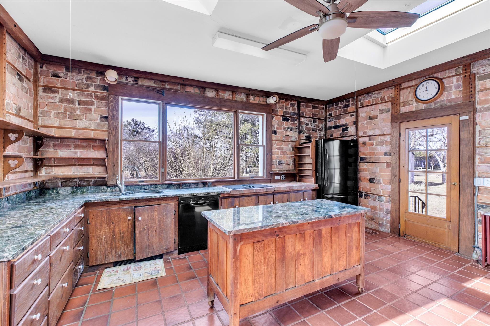 Orient, New York, 11957, United States, 7 Bedrooms Bedrooms, ,3 BathroomsBathrooms,Residential,For Sale,1696050