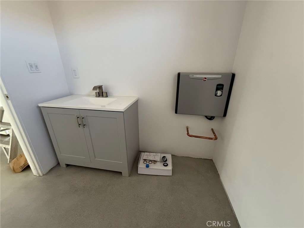 Morongo Valley, California, 92256, United States, 2 Bedrooms Bedrooms, ,3 BathroomsBathrooms,Residential,For Sale,1940987