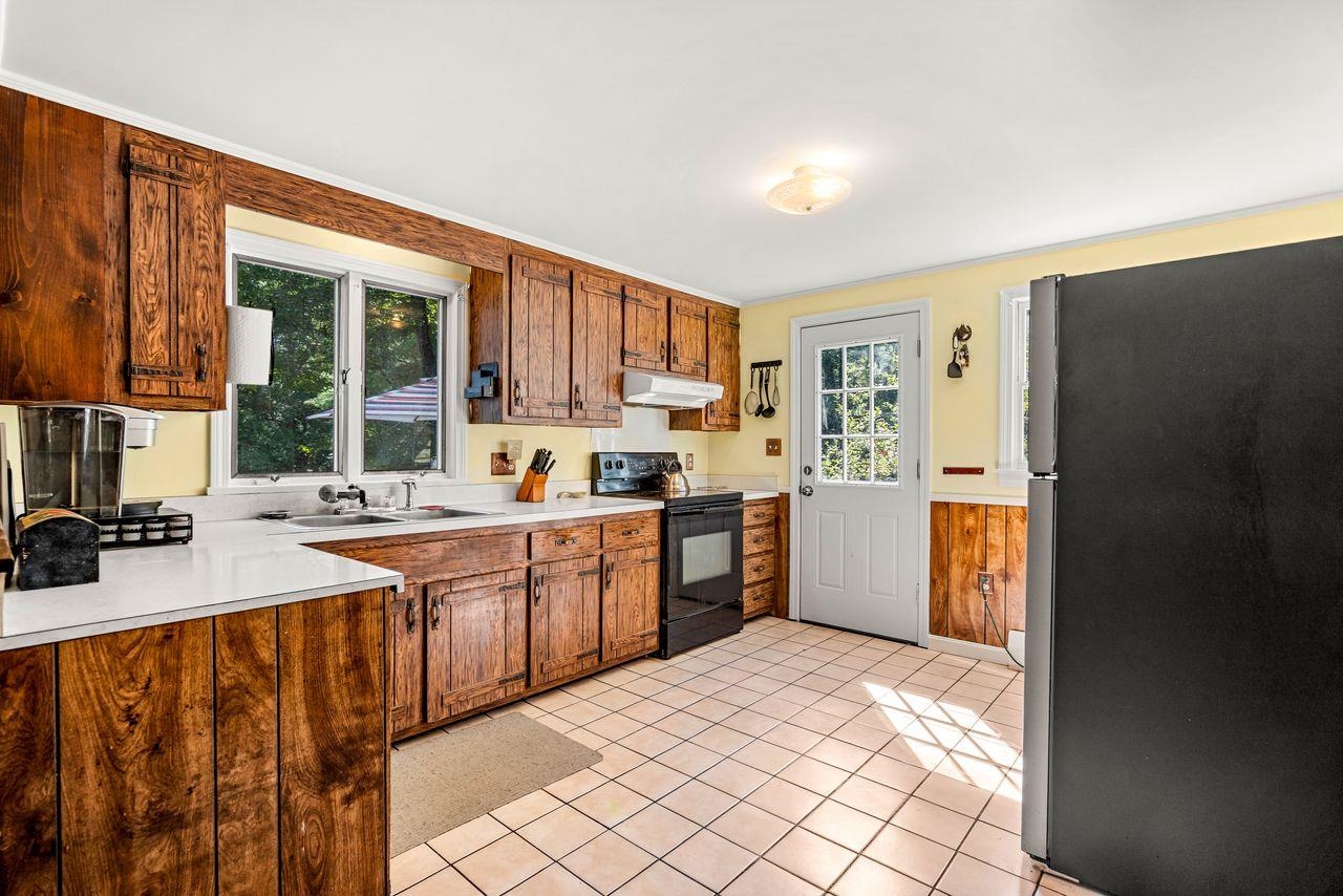 Amherst, New Hampshire, 03031, United States, 2 Bedrooms Bedrooms, ,1 BathroomBathrooms,Residential,For Sale,1996144