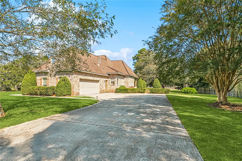 Madisonville, Louisiana, 70447, United States, 4 Bedrooms Bedrooms, ,4 BathroomsBathrooms,Residential,For Sale,1946948