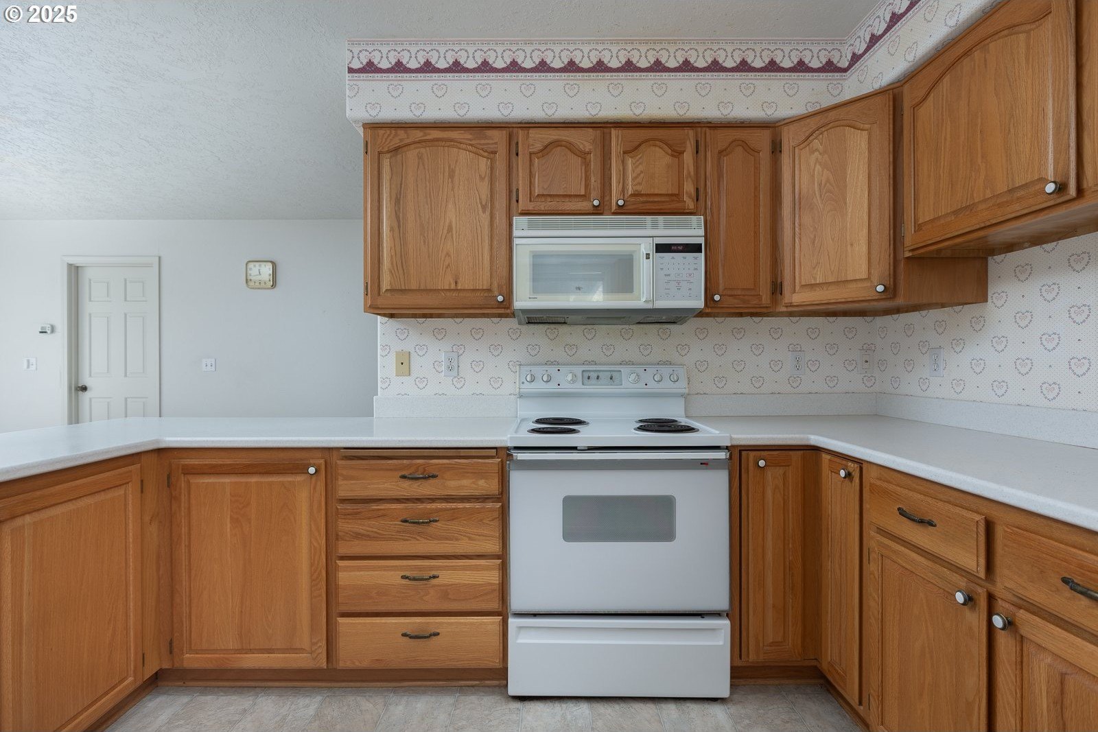 Toledo, Oregon, 97391, United States, 6 Bedrooms Bedrooms, ,4 BathroomsBathrooms,Residential,For Sale,1722214