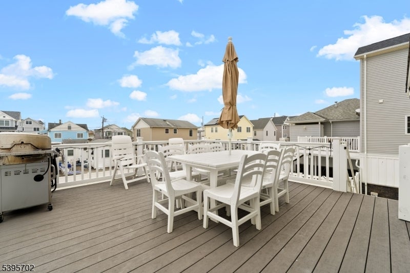 Toms River Township, New Jersey, 08751, United States, 6 Bedrooms Bedrooms, ,4 BathroomsBathrooms,Residential,For Sale,1988607